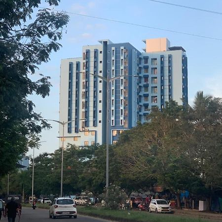 Blueberry Apartments Kochi Exterior photo